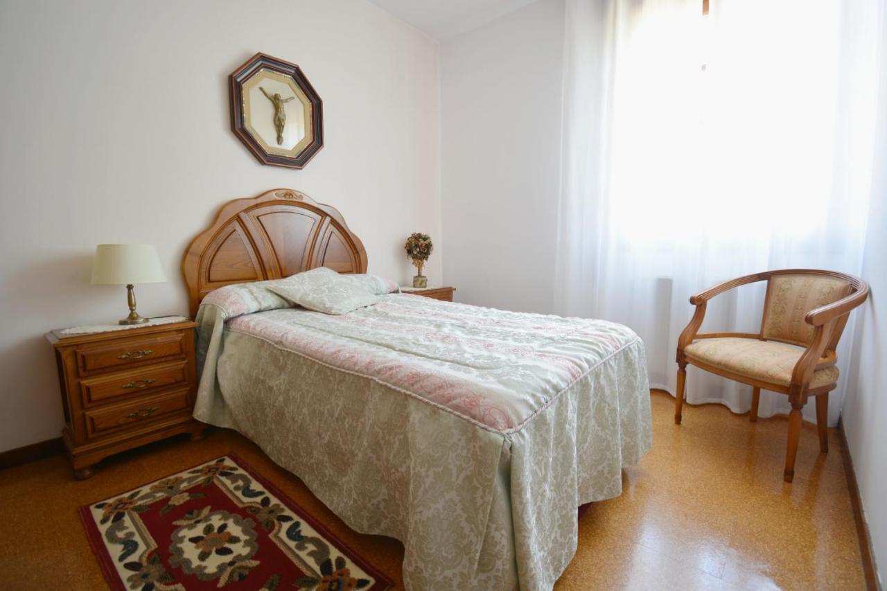 Casa Con Jardin En Vilanova De Arousa ปอนเตเบดรา ภายนอก รูปภาพ
