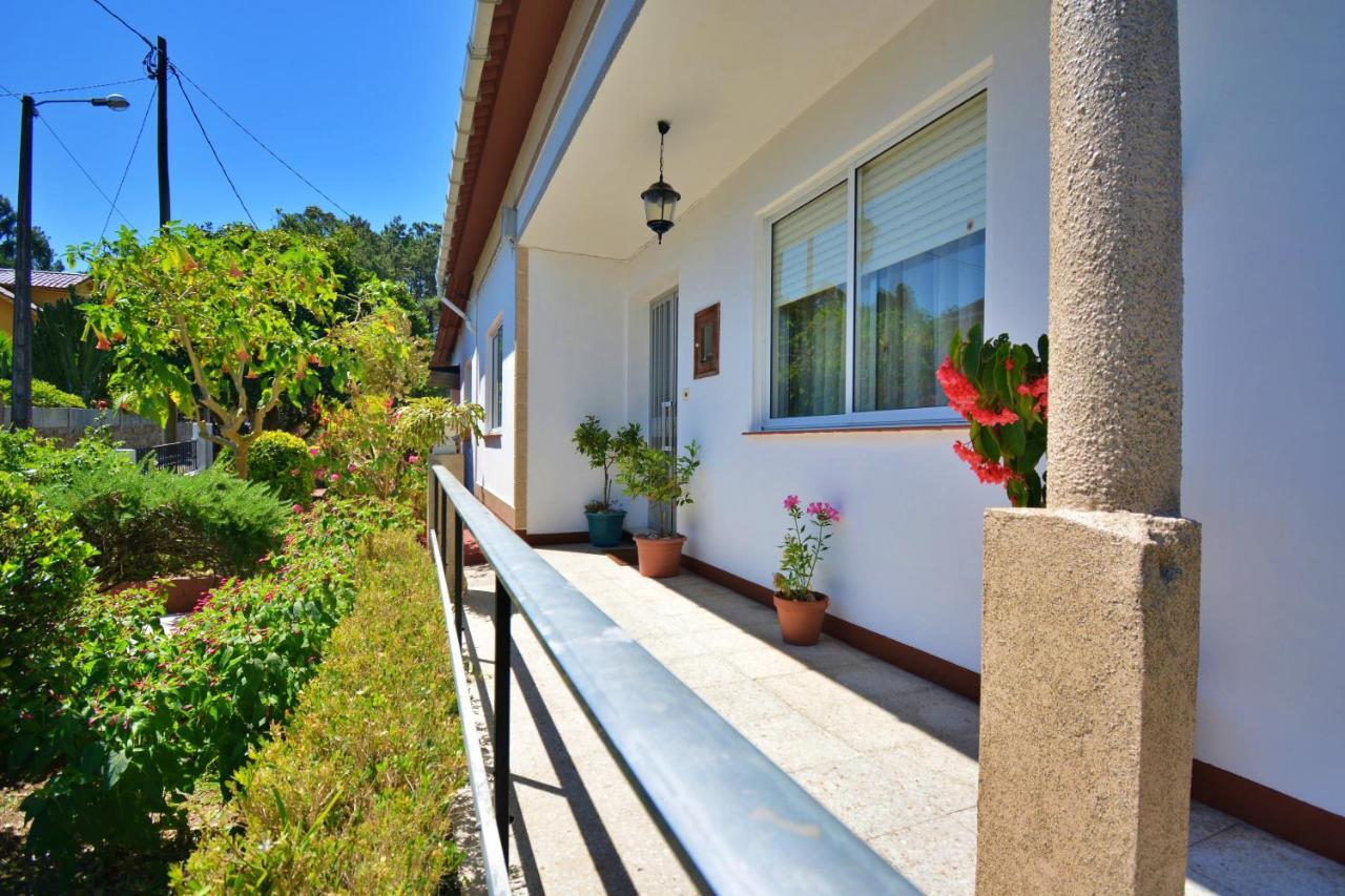 Casa Con Jardin En Vilanova De Arousa ปอนเตเบดรา ภายนอก รูปภาพ