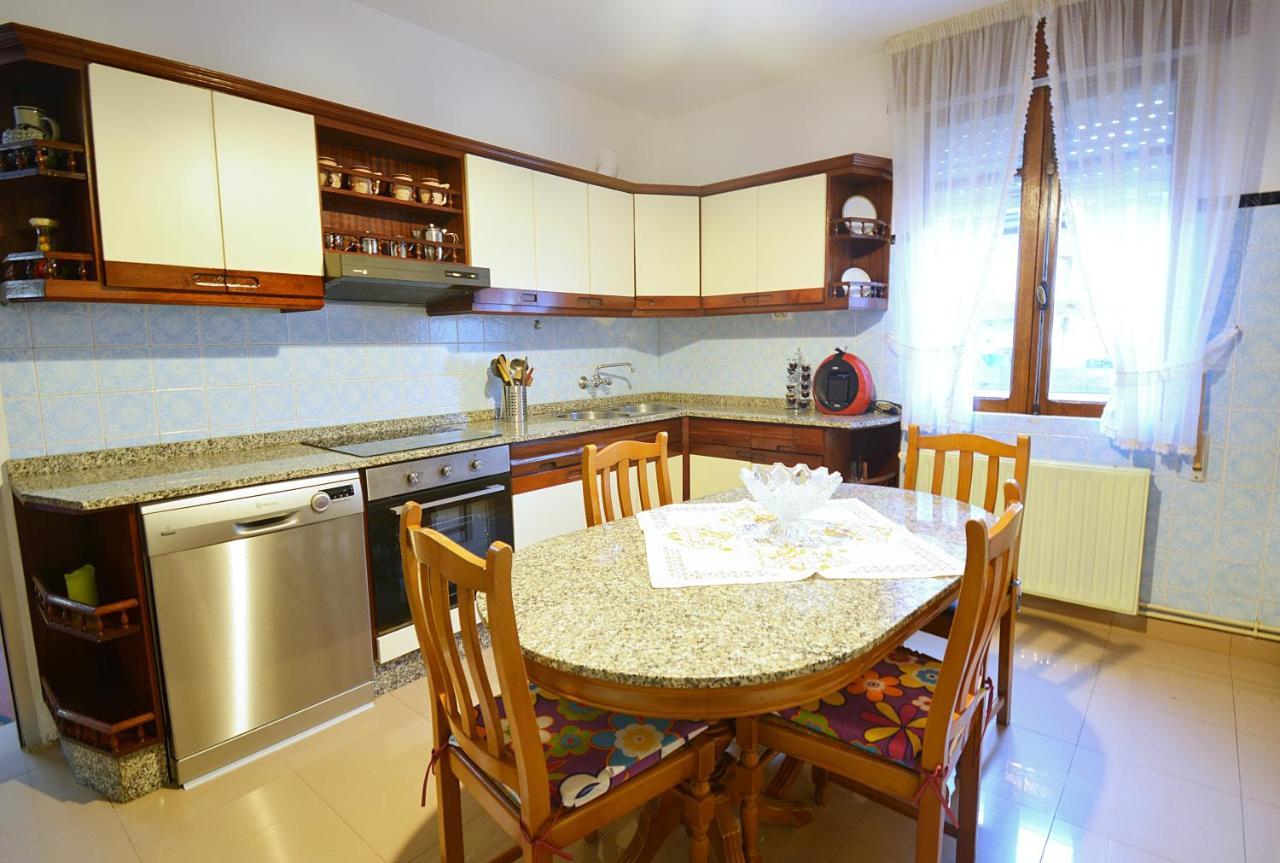 Casa Con Jardin En Vilanova De Arousa ปอนเตเบดรา ภายนอก รูปภาพ